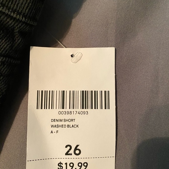 Black jean shorts - Picture 4 of 4